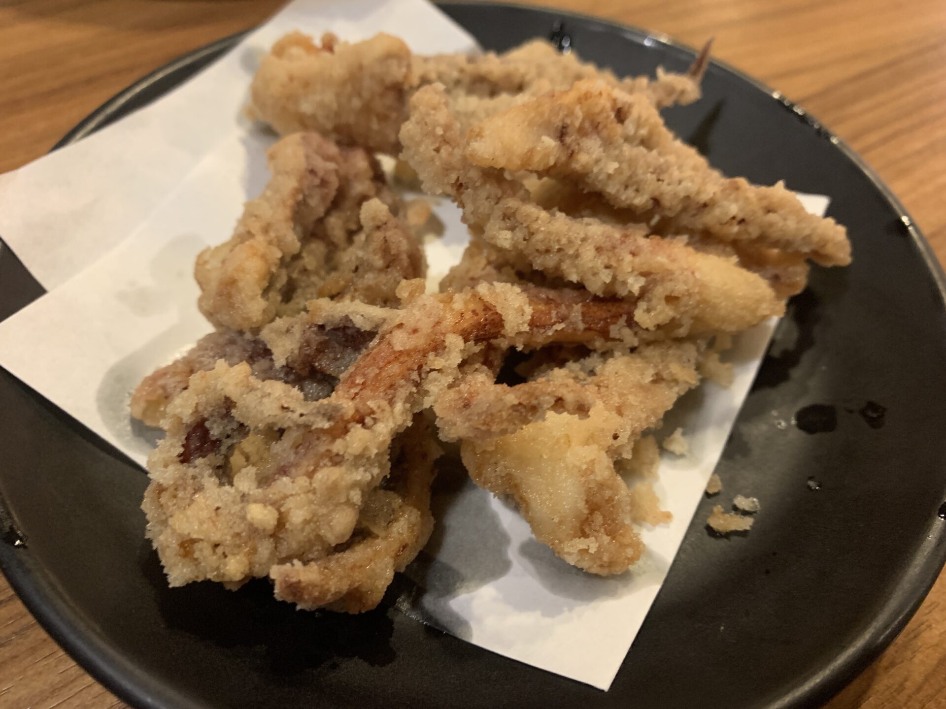 イカのゲソとエンペラーは最後に無料で唐揚げに。これは２度美味しい！